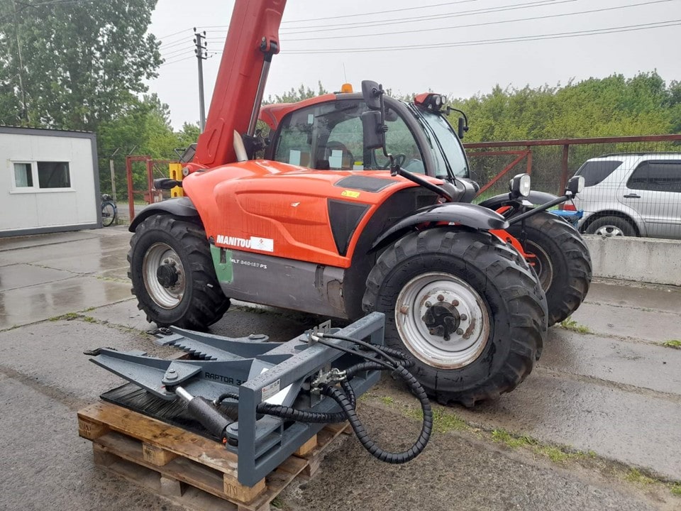 Manitou 8 meter (1)